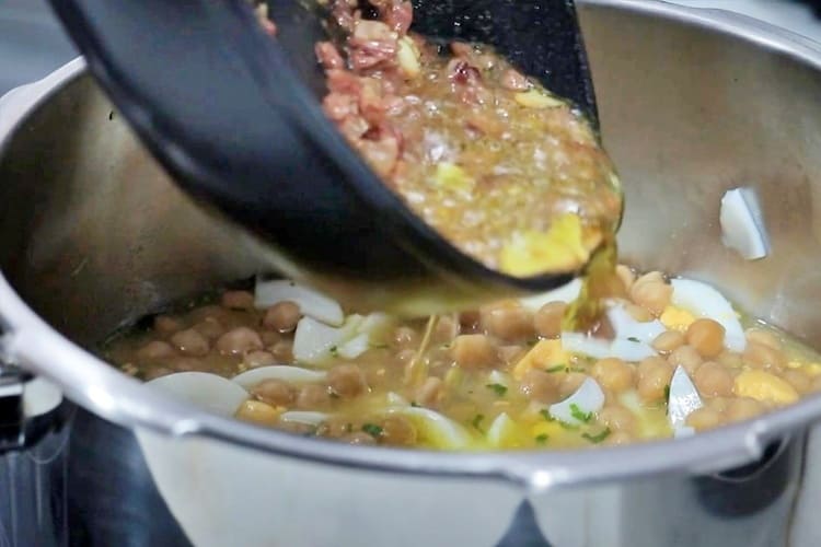 potaje de garbanzos muy económico paso 5