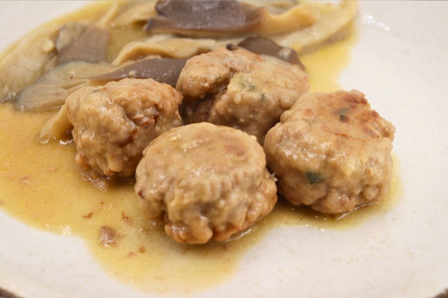 albóndigas con setas portada