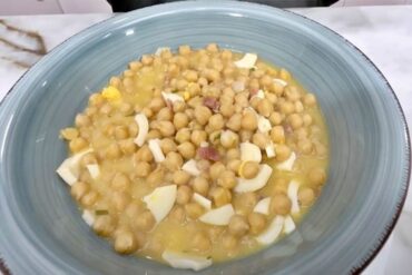 potaje de garbanzos muy económico principal