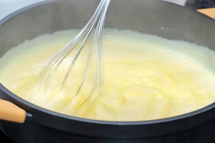 Tarta de la abuela con bizcochos Coral paso 1