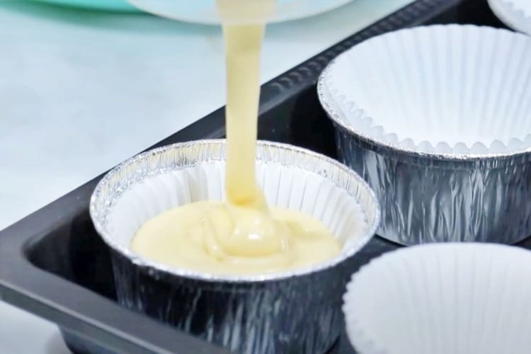 Magdalenas de limón y aceite de oliva paso 3