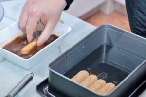 Tarta de la abuela con bizcochos Coral paso 3