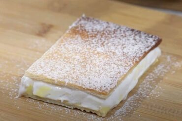 milhojas de crema y merengue