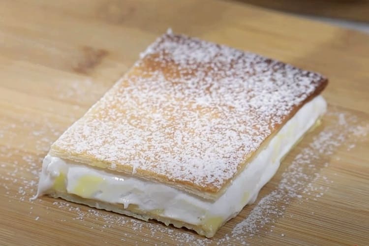 Milhojas de crema y merengue principal