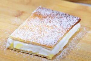 milhojas de crema y merengue paso final