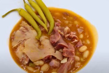 potaje de alubias con casquería portada