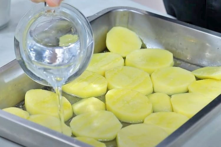 falda de cordero con patatas al ajillo paso 1