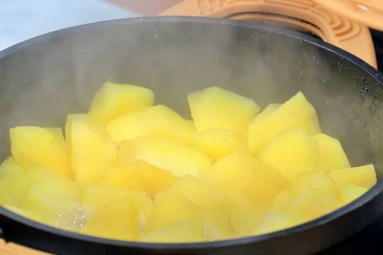 Tarta de manzana diferente y muy fácil paso 1