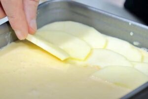 Tarta de manzana diferente y muy fácil paso 3