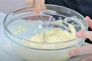 Tortillitas de bacalao paso 3