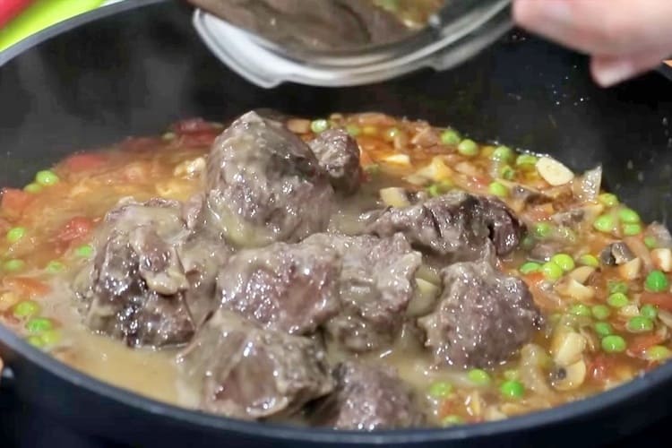 carrilleras de ternera con vino blanco paso 5