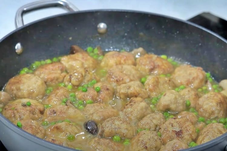 albóndigas con verduras paso final