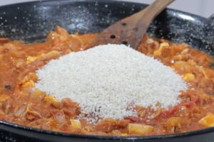 paella de arroz con casquería de cerdo paso 3