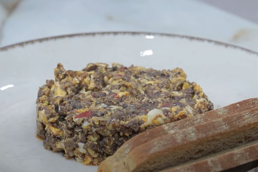 revuelto de morcilla paso final