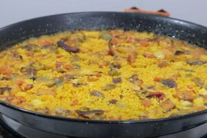 arroz con bacalao y alcachofas paso final