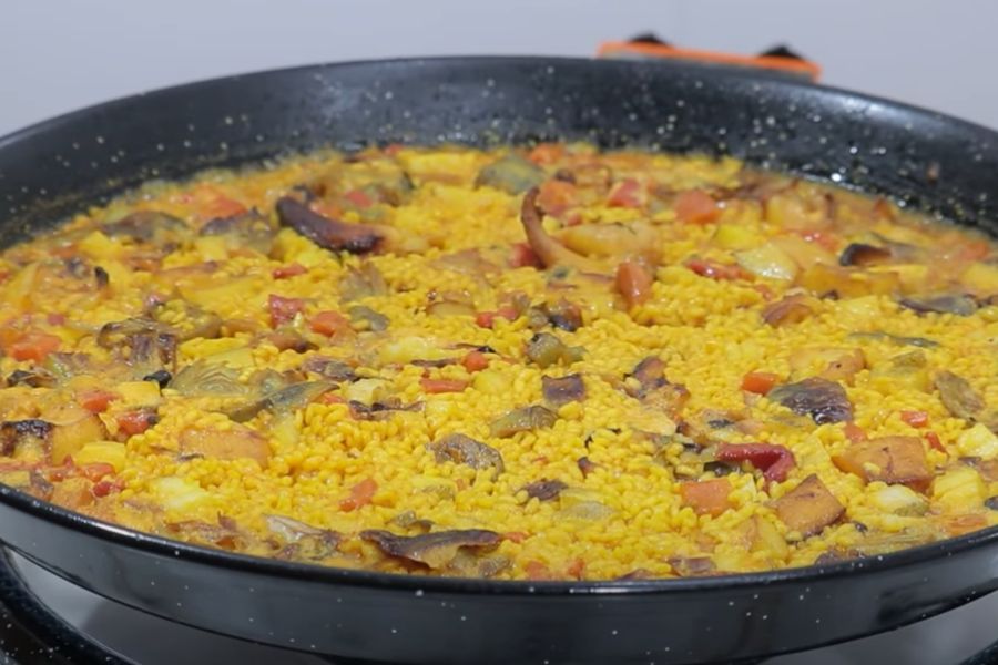 arroz con bacalao y alcachofas paso final