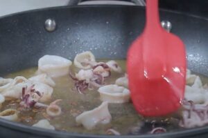 arroz con chipirones, paso 2