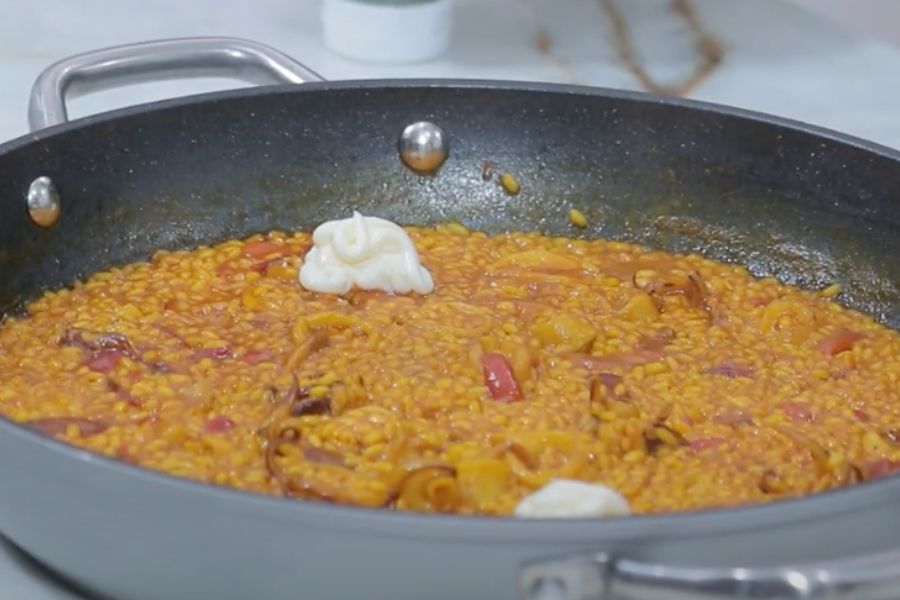 arroz con chipirones, paso final