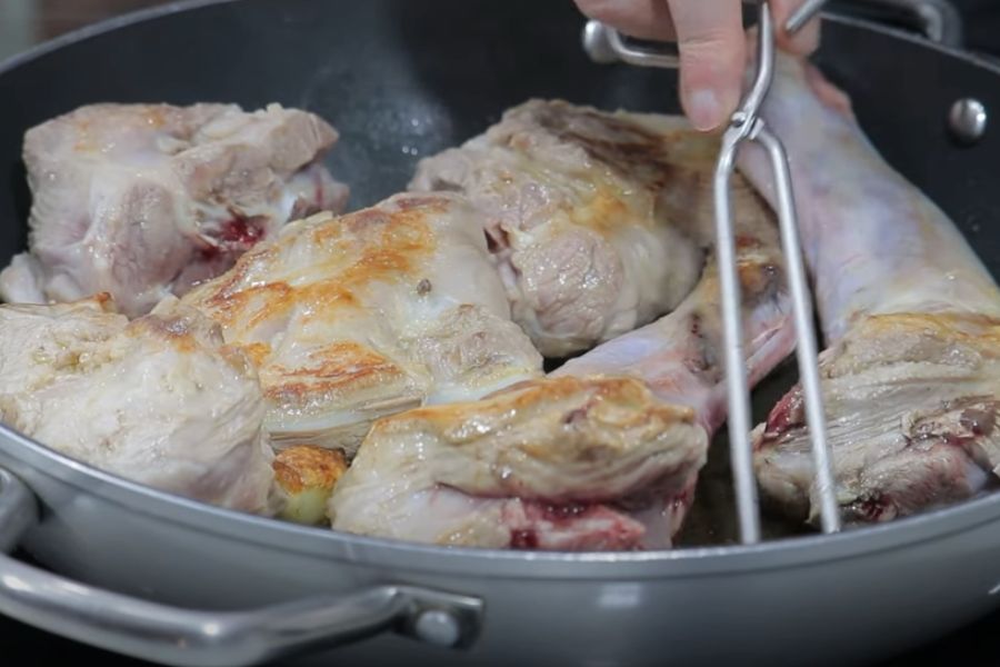 cordero con patatas y alcachofas paso 1