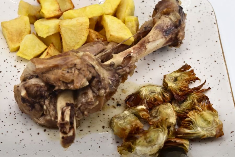 cordero con patatas y alcachofas portada