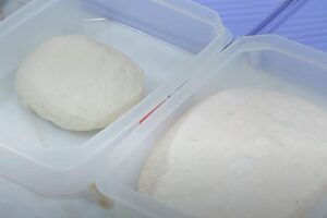 pizza familiar con masa casera paso 1