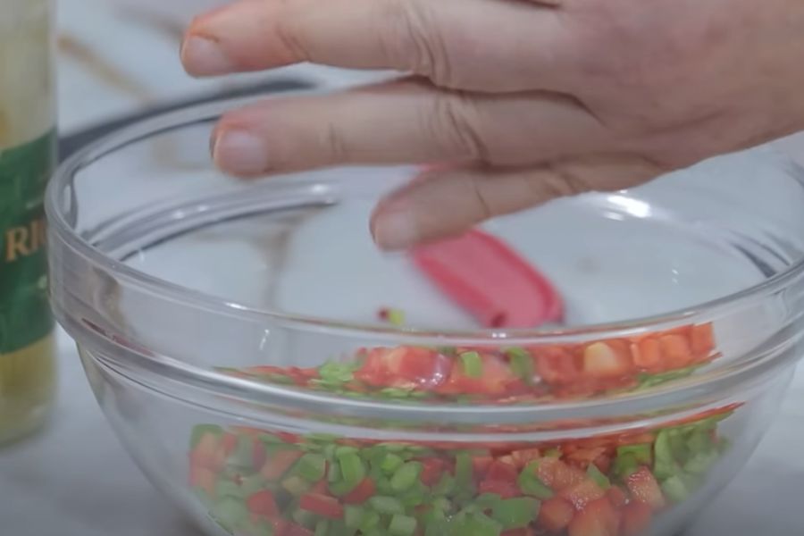 tacos con torreznos paso 1