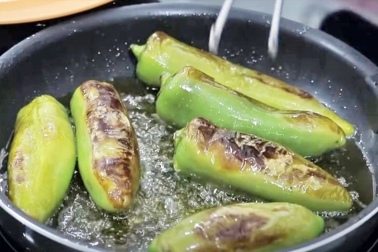 Tarta de tortilla de patata y jamón serrano paso 1