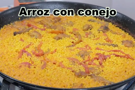 Arroz con brazuelos de conejo una receta de Javier Romero para fiestas