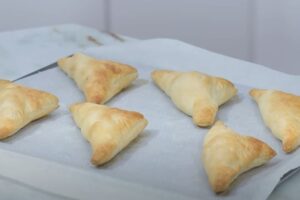 pañuelos de hojaldre rellenos de manzana paso 3