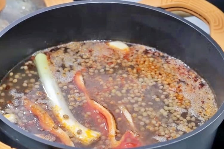 Estofado de lentejas de Javier Romero paso 1