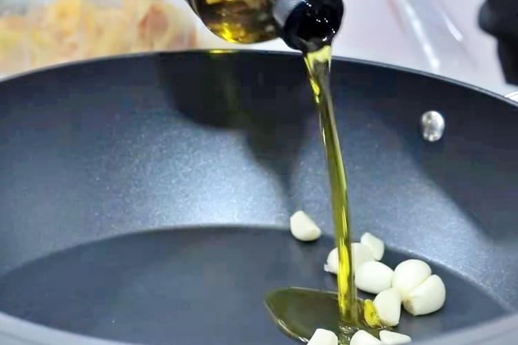 pollo al ajillo paso 2