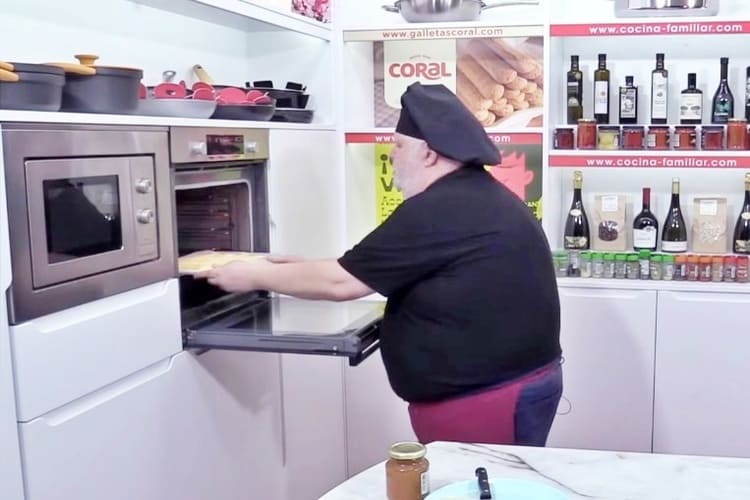 Tarta de manzana con hojaldre y crema paso 4