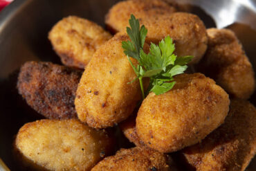 croquetas de calabacín y parmesano principal