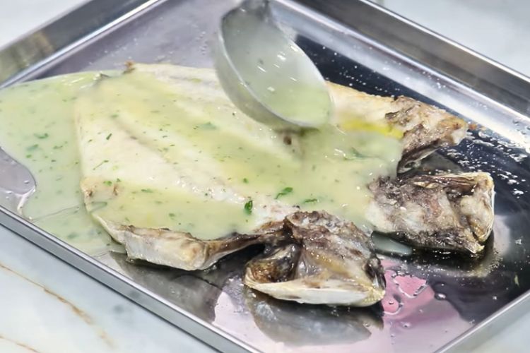 dorada a la espalda en salsa verde paso 3