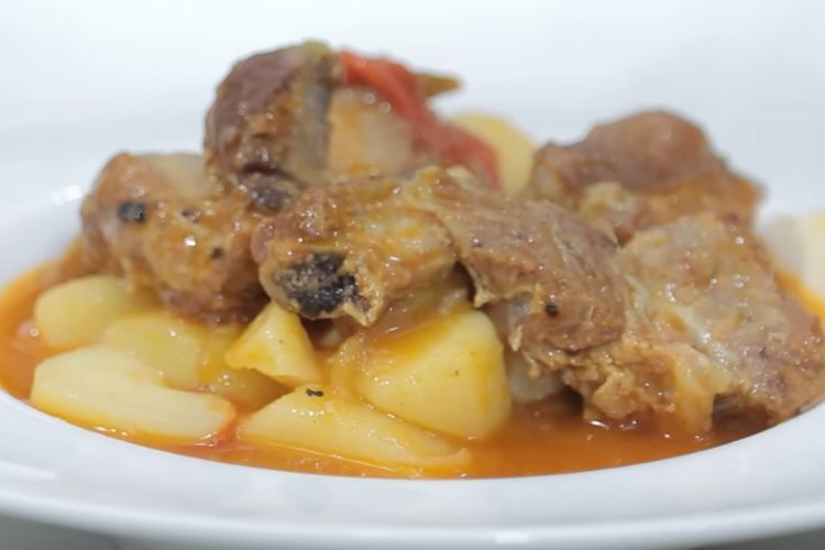 estofado de cerdo con patatas paso final