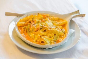 Pasta con crema de pimiento asado principal