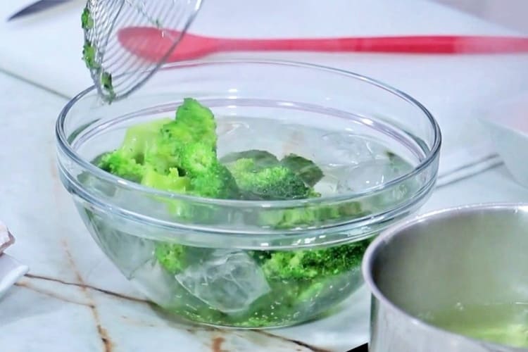 Lubina a la plancha con verduras crudité paso 2