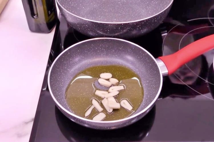 Lubina a la gallega con parmentier de anchoas paso 3