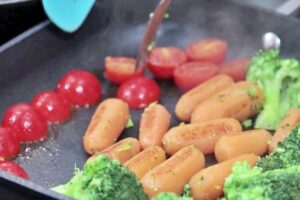 Lubina a la plancha con verduras crudité paso 3