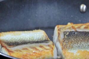 Lubina a la plancha con verduras crudité paso 4