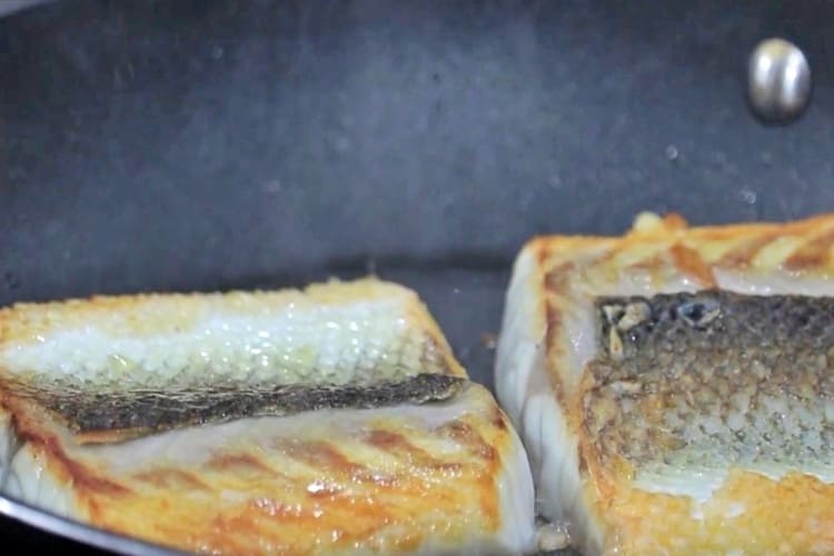 Lubina a la plancha con verduras crudité paso 4