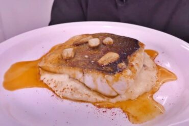 Lubina a la gallega con parmentier de anchoas PRINCIPAL