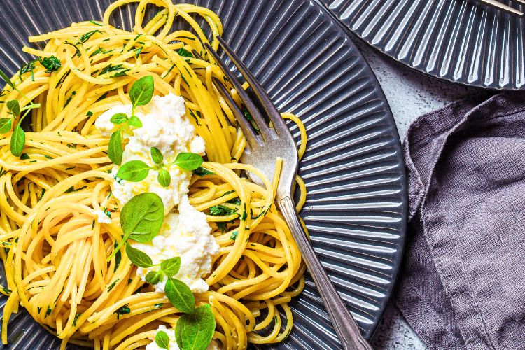 pasta con ricotta y limón
