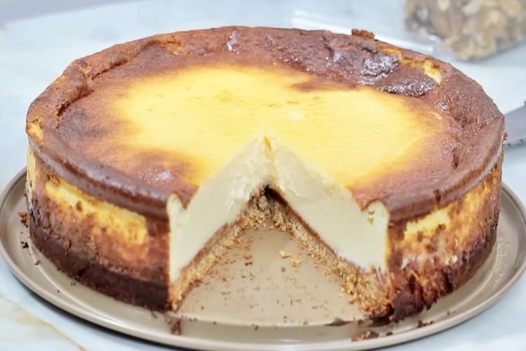 Tarta de queso fácil y muy cremosa paso final