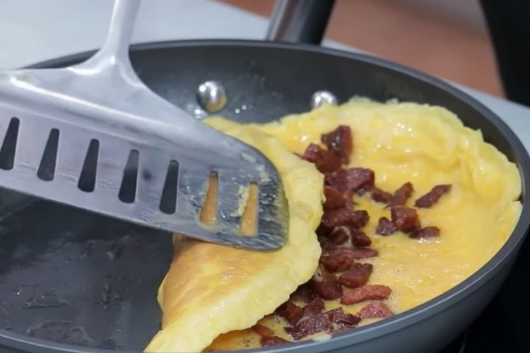 tortilla de chorizo paso 2