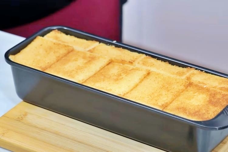 Pudin de sobaos con manzana casero paso 4