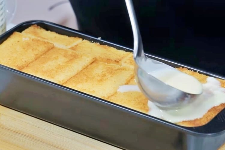 Pudin de sobaos con manzana casero paso 6