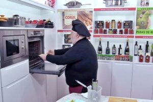 Pudin de sobaos con manzana casero paso 7