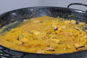 fideuá clásica paso 4