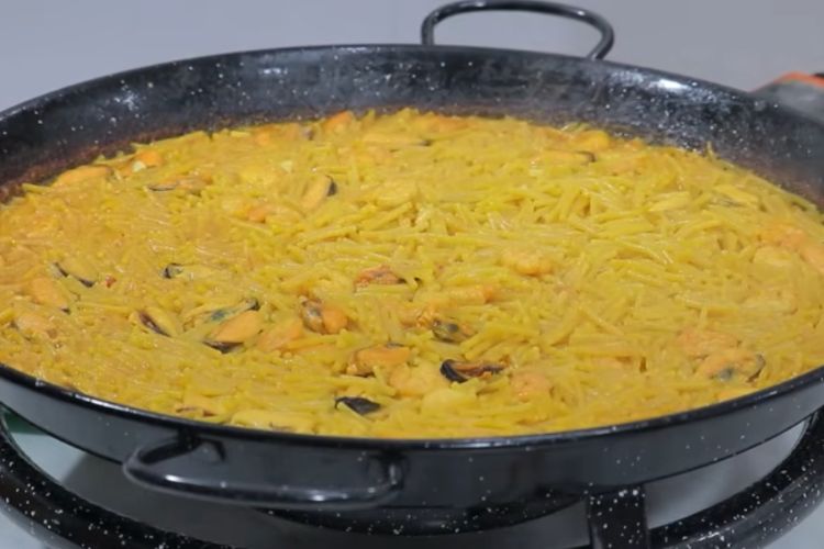 fideuá clásica paso final